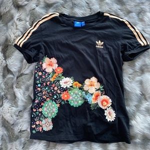 Cute never worn Adidas Jardin T-shirt